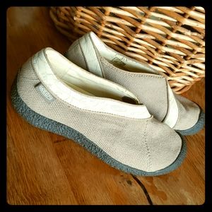 Keen Canvas Slip On Shoes sz 7